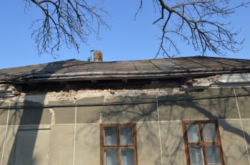 Експонати Кіцманського краєзнавчого музею під загрозою знищення через аварійний стан будівлі